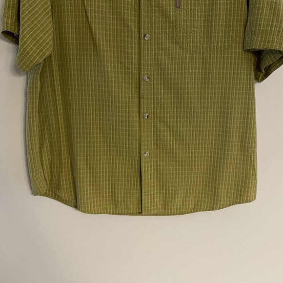 Columbia Men's Sz L Green Short Sleeve Button Up Collared Shirt - Picture 2 of 10